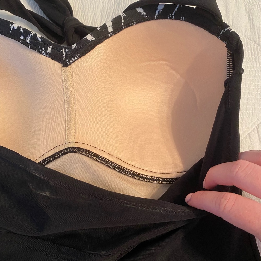 Merona one piece bathing suit. BRAND new with tags. Never worn! - Picture 6 of 6